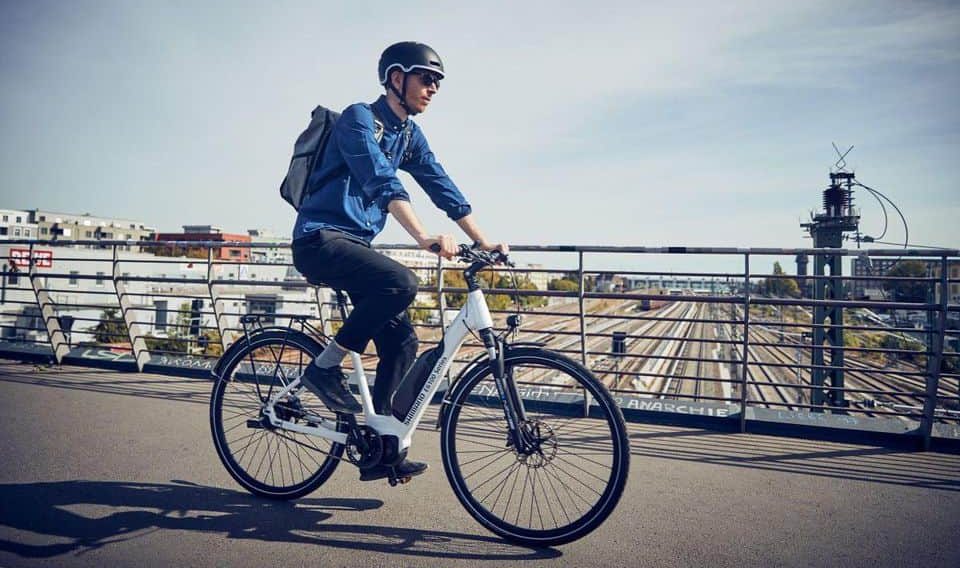 Easy E-Biking - city e-bike rider, helping to make electric biking practical and fun