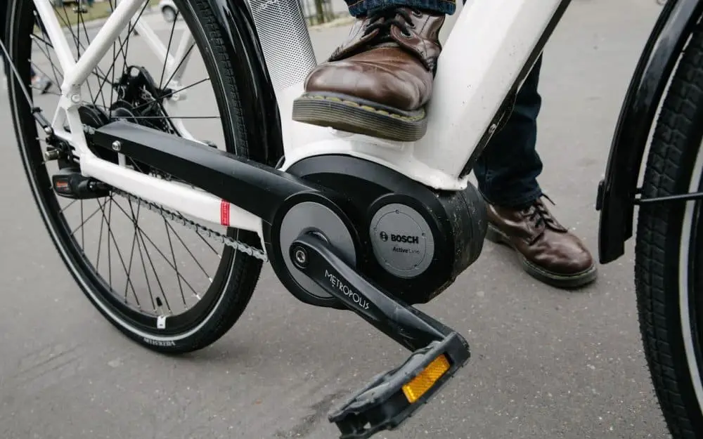 Easy E-Biking - e-bike middle Bosch motor, helping to make electric biking practical and fun