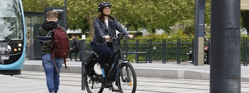 Easy E-Biking - women city e-bike rental, helping to make electric biking practical and fun
