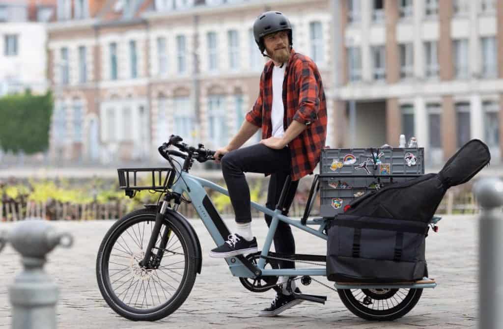 Easy E-Biking - Decathlon Elops R500 cargo electric bike, man, city, helping to make electric biking practical and fun