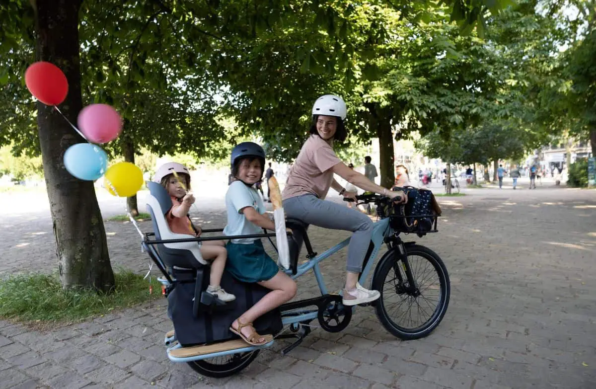 Easy E-Biking - Decathlon Elops R500 cargo electric bike, family, city, helping to make electric biking practical and fun