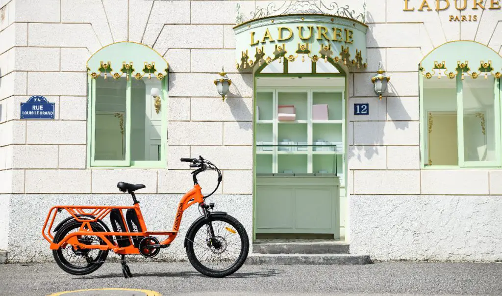 Easy E-Biking - Addmotor GAROOPRO G-800 cargo electric bike, Paris street, helping to make electric biking practical and fun